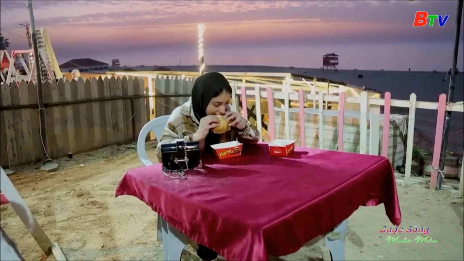 Cửa hàng bánh Hamburger của một phụ nữ Gaza